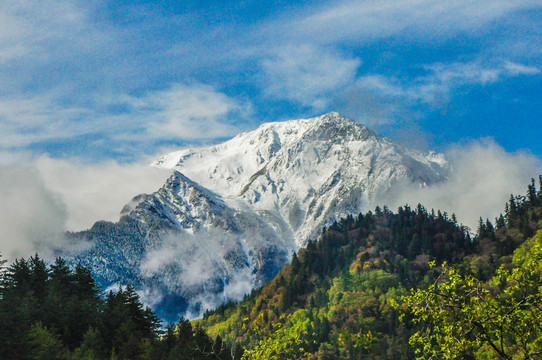 贡嘎雪山