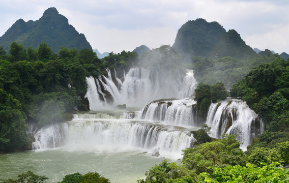 瀑布风景