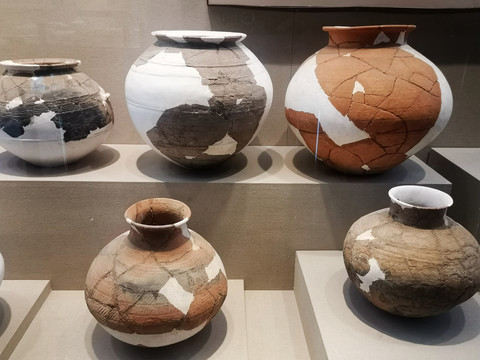 新石器时期陶罐