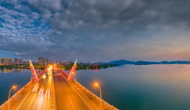 无锡蠡湖大桥夜景