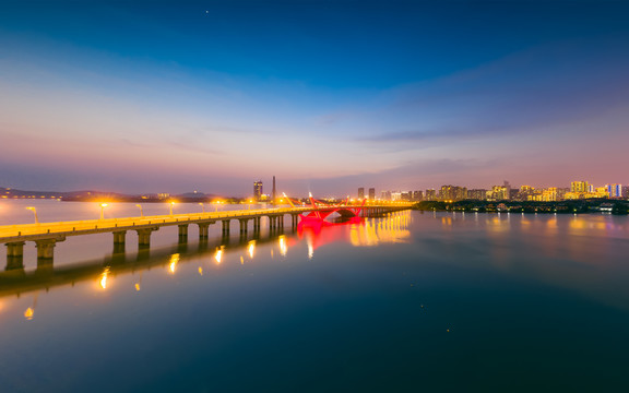 无锡蠡湖大桥夜景