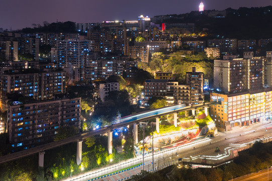 重庆李子坝轻轨城市夜景风光