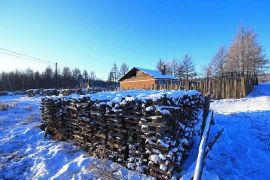 大兴安岭林区雪村人家