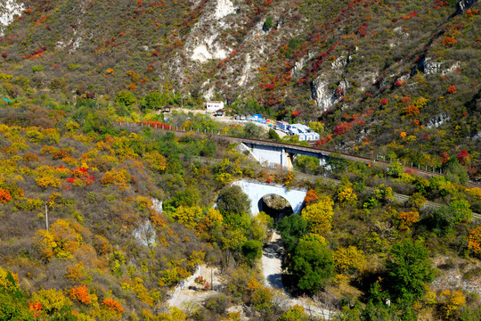 山区铁路桥