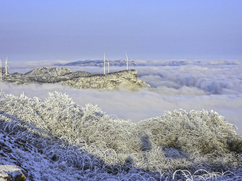 五峰独岭雪景