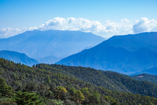 云南群山连绵