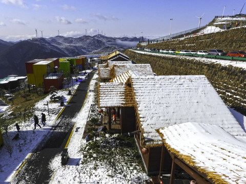 五峰独岭雪景