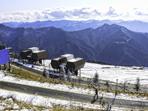 五峰独岭雪景