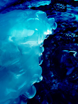 蓝色冰层