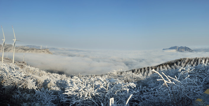 五峰独岭宽幅雪景云海风光