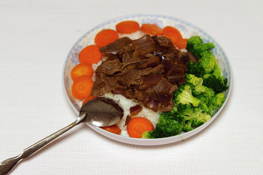 日式牛肉饭