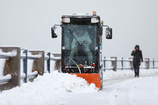 小型清雪车