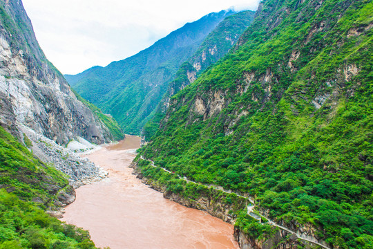 虎跳峡旅游风景区