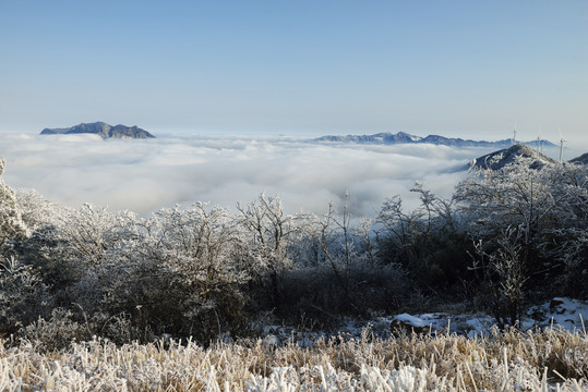 五峰独岭雪景