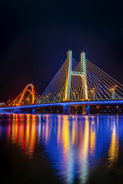 中国陕西汉中汉江龙岗大桥夜景