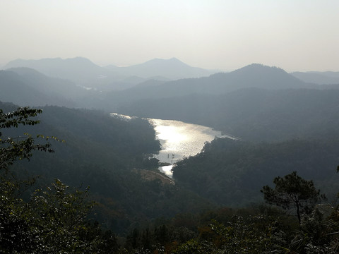 逆光山水