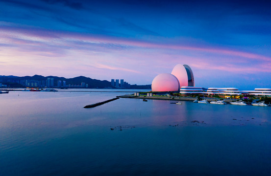 广东珠海大剧院夜景