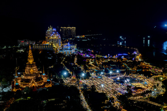 景洪市星光夜市大金塔夜景