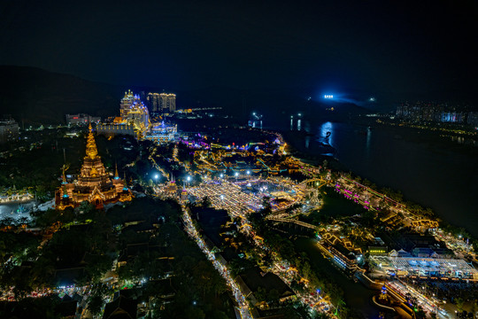 景洪市星光夜市大金塔夜景