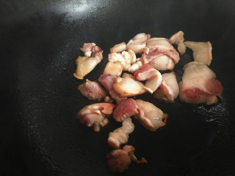 油锅炒肉