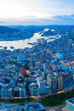 珠海与澳门半岛夜景