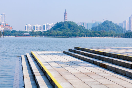 广东顺德顺峰山公园的山水风光