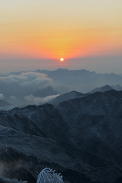 五峰独岭日出