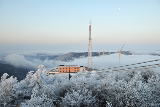 五峰独岭云海雪景风光