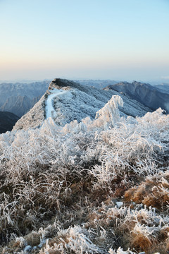 五峰独岭云海雪景风光