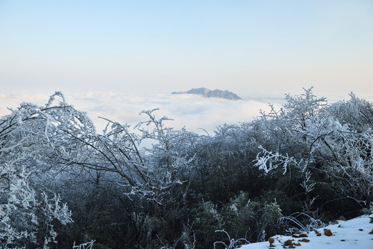 五峰独岭云海雪景风光