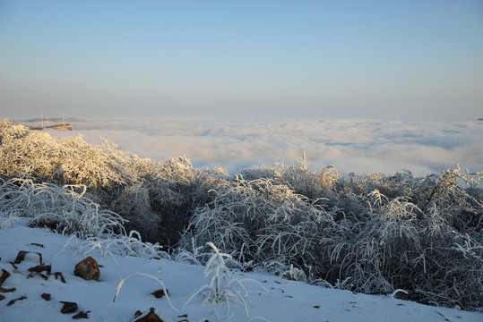 五峰独岭云海雪景风光