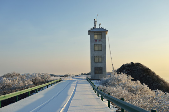 五峰独岭云海雪景风光