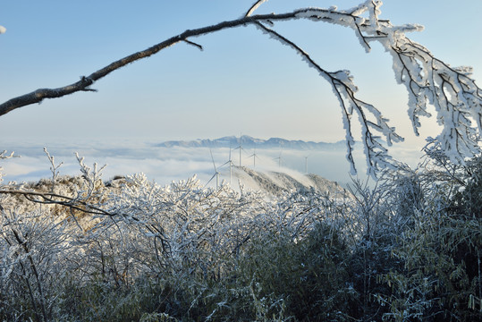 五峰独岭雪景云海风光