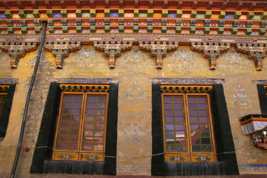 西藏建筑窗户