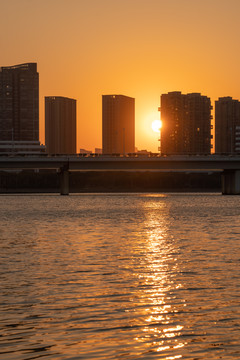 厦门城市天际线黄昏剪影