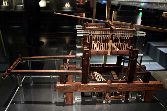 博物馆滑框型一勾多综提花木织机