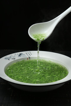 菠菜汁疙瘩汤
