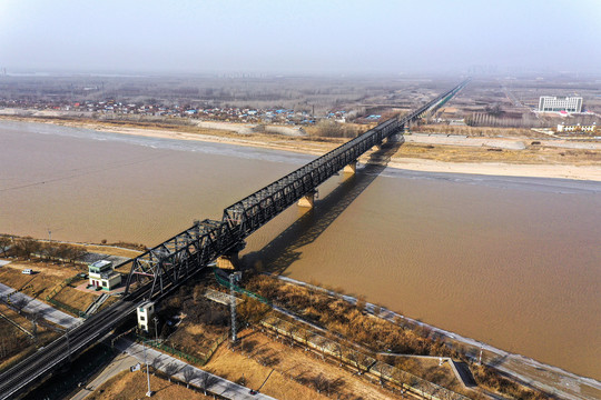 俯瞰济南黄河铁路桥