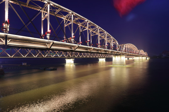 丹东鸭绿江断桥夜景