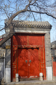 北京国子监街红色木门