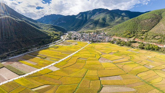 航拍塔城田园风光