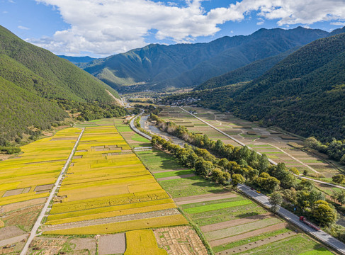 航拍塔城田园风光