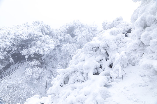 香炉山雪景