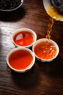 潮汕功夫茶三杯茶水金龜2