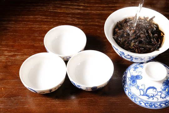 潮汕功夫茶三杯茶水金龜