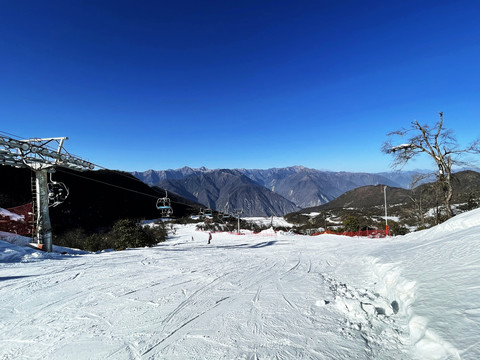 高山滑雪场