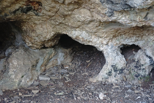 石洞山洞大石头