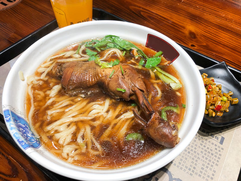 鸡腿面条