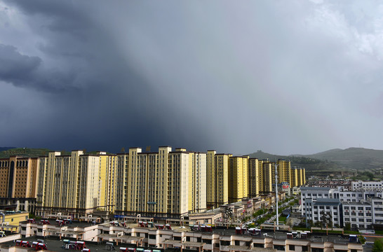 山雨欲来风满楼