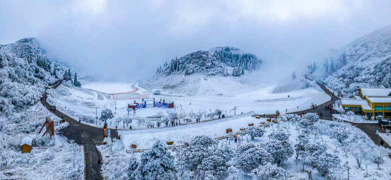 重庆金佛山雪白的童话世界